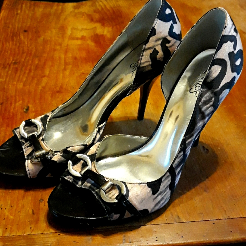 Carlos animal print open toe heels. Gently…